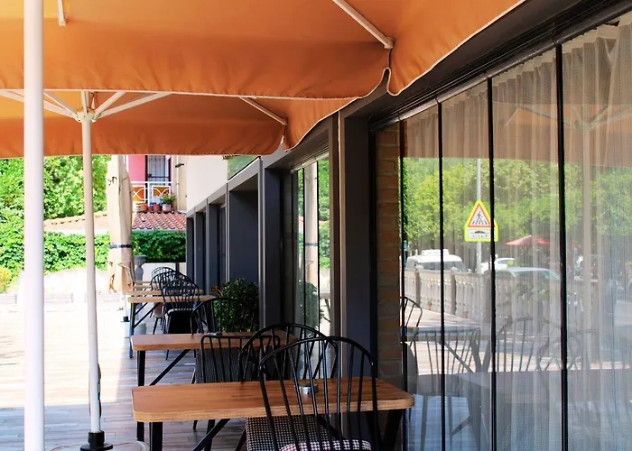 Ephesus Nobel מלון 3*